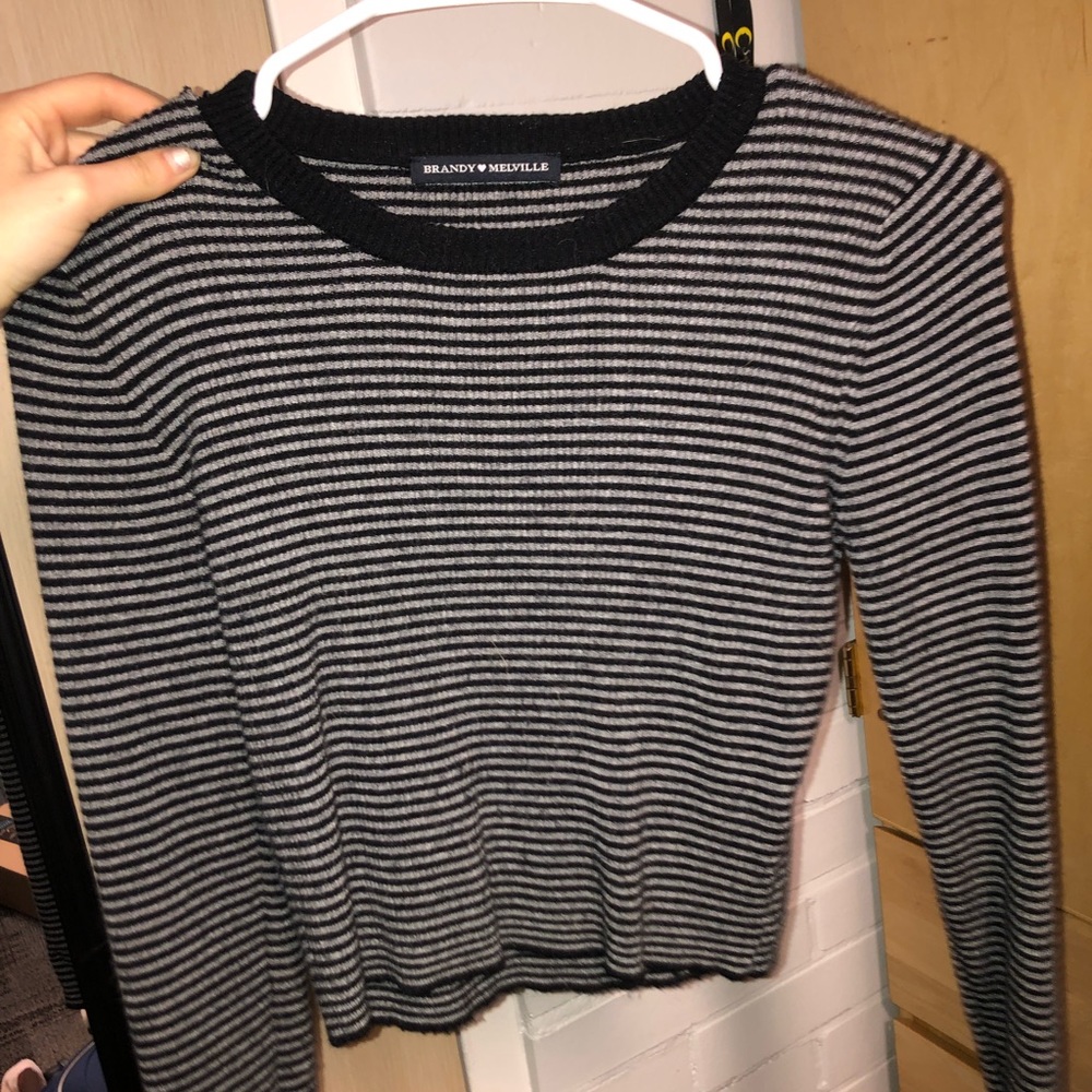 Brandy Melville Black and Grey Sweater
